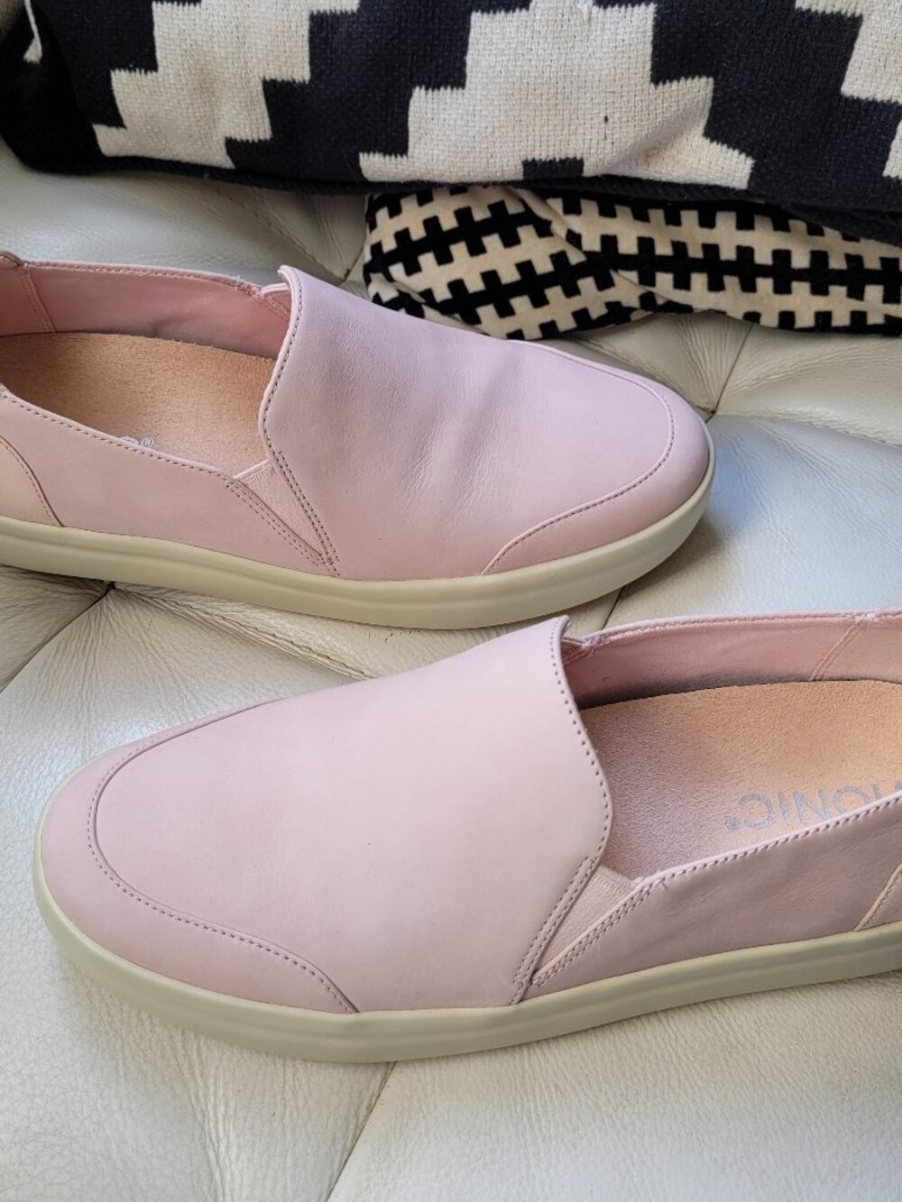 Vionic slip-ons - Picture 2 of 8